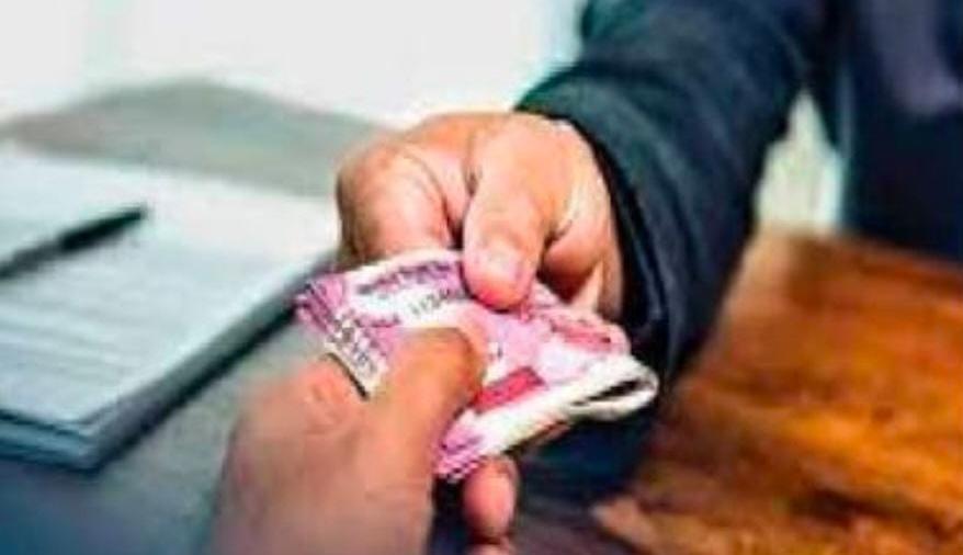 लाचलूचपत विभागाने खडकपाडा पोलीस ठाण्यातील एपीआय व हवालदार यांना लाच घेताना रंगेहात पकडले..